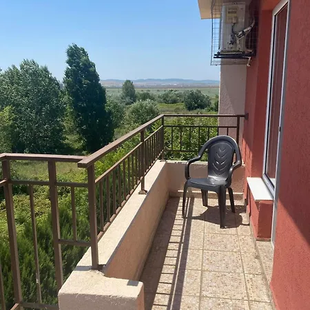 Charming, Floor, 1 Bedroom Apartman
