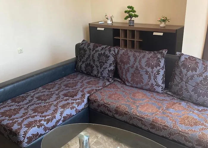 Charming, Floor, 1 Bedroom Apartman *