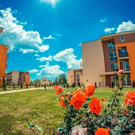 Charming, Floor, 1 Bedroom Apartment